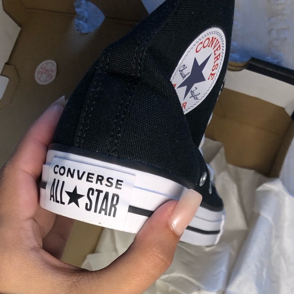 Hello Kitty converse - Picture 3 of 5